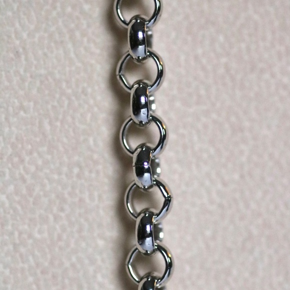 MYKA Maja Swarovski Crystal Pendant Necklace Chrysolite Combo Bright Rhodium - Picture 8 of 9